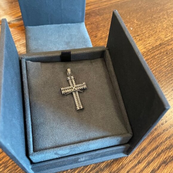 Authentic David Yurman Men's Cable Cross Pendant - Picture 1 of 9